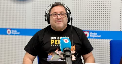 Juan Carlos García ante el micro